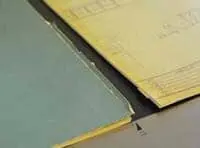 二つに裂けた二つ折り製本図面